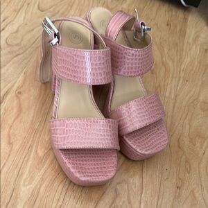 Pink Croc-Embossed Women's platform heels